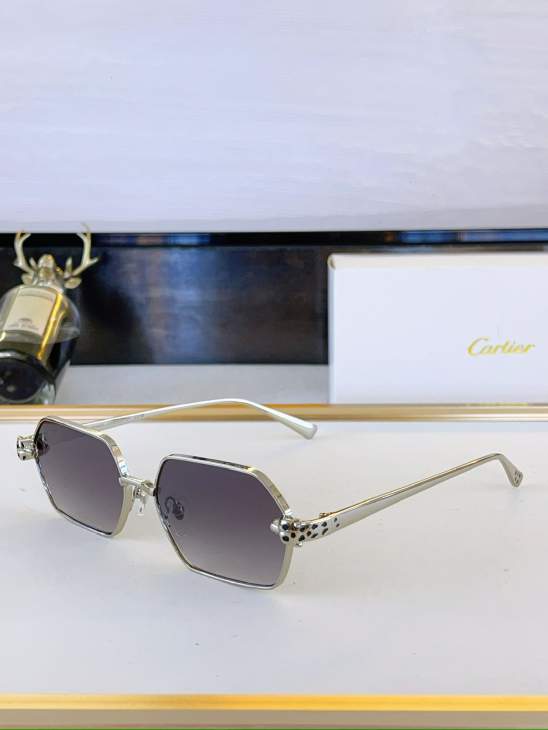Picture of Cartier Sunglasses _SKUfw80049173fw